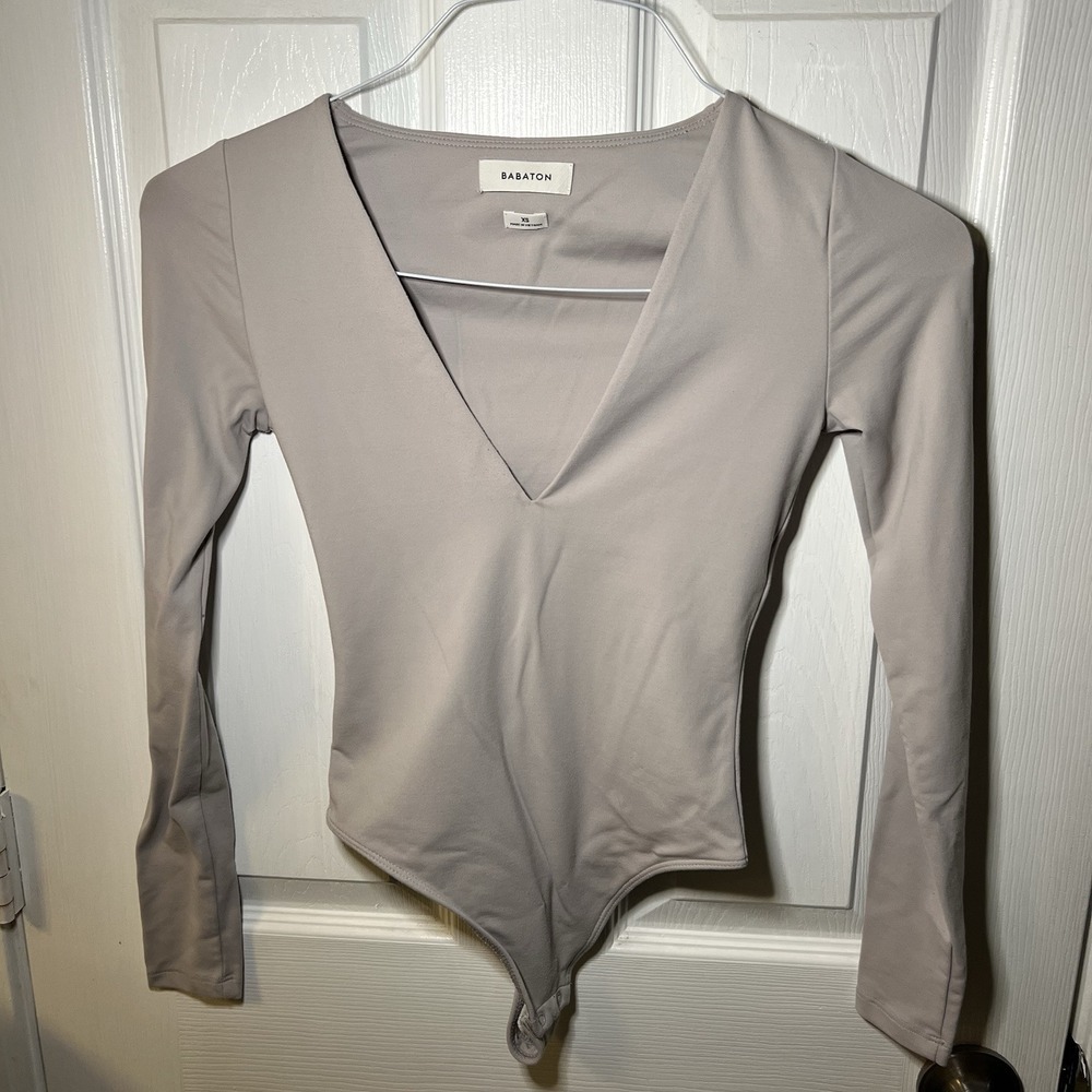 Babaton Womens Size XS Contour V Neck Long Sleeves Bodysuit Gray Nylon Blend